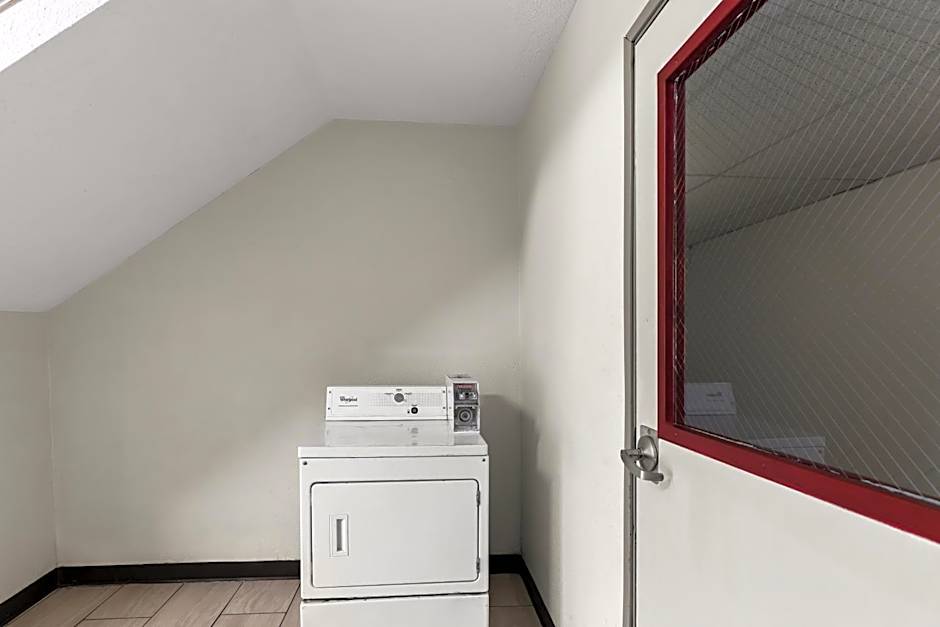 Red Lion Inn & Suites Caseyville