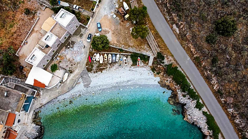 Arapis Rooms & Suites