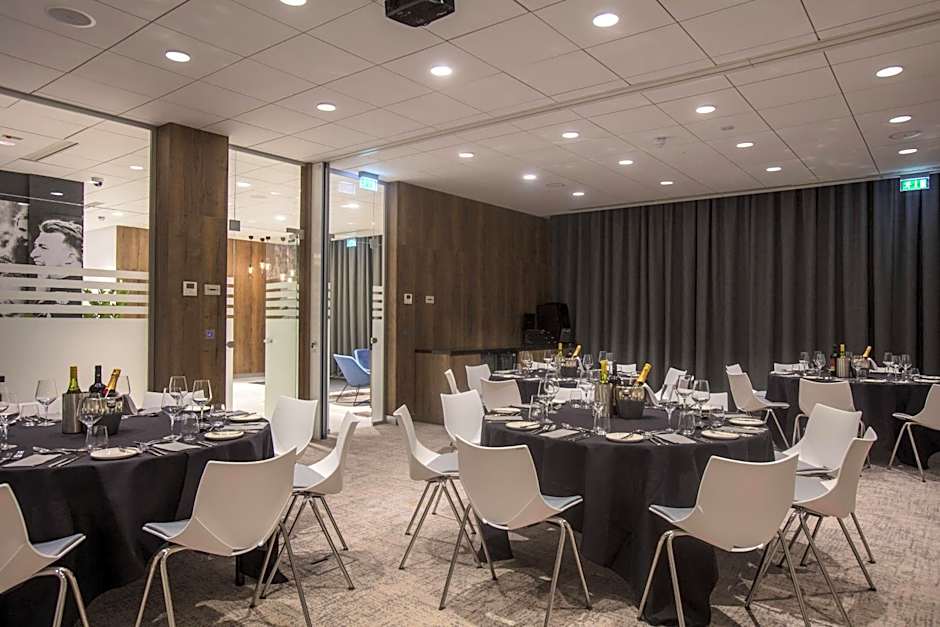 Courtyard by Marriott Edinburgh West