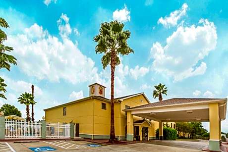 Super 8 by Wyndham Lake Charles/Sulphur