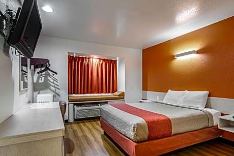 Motel 6-Mcalester, OK