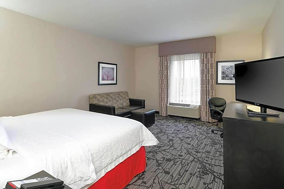 Hampton Inn & Suites Roanoke Airport