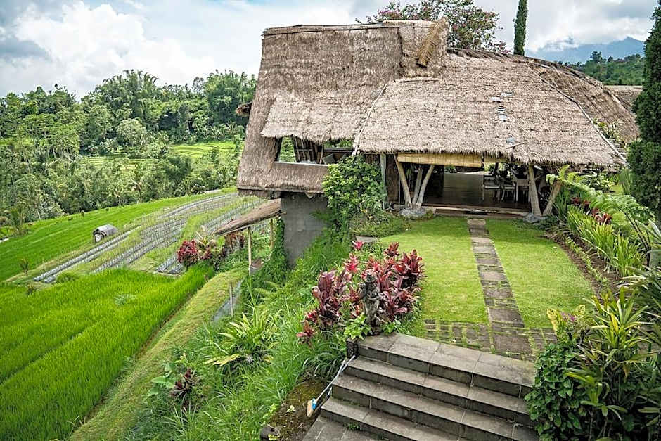 Village Above the Clouds - Desa Atas Awan Eco-boutique Hotel