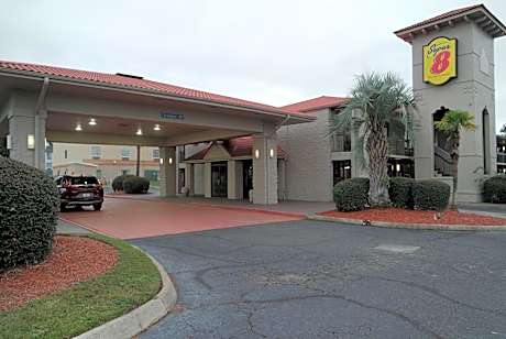 Super 8 by Wyndham Savannah