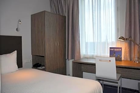 Triple Room with Bathroom