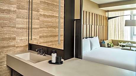 One-Bedroom Premium King Suite with Sunset View