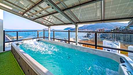 Geojae Hiend Spa Pension