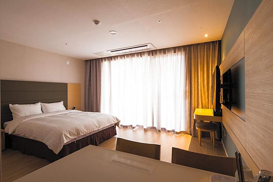 Photo 1 of 3 of Resort Family (Without Kitchenette)