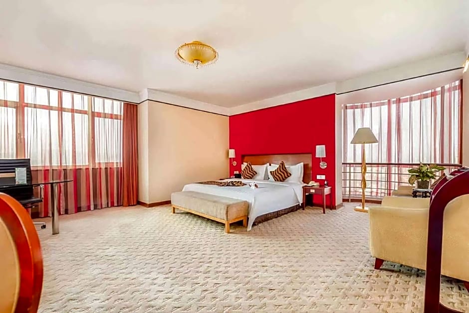 Days Hotel & Suites by Wyndham Jiaozuo