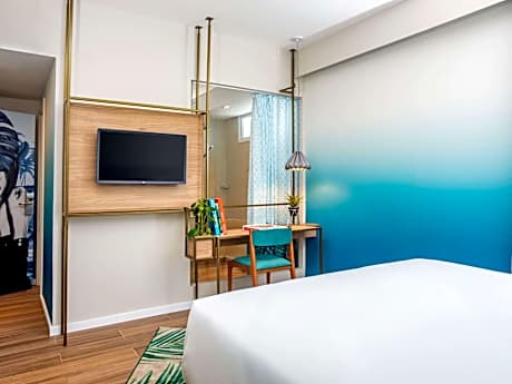 1 Qn bed Sup Balcony