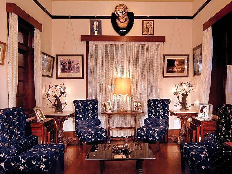 Woodville Palace by Signum