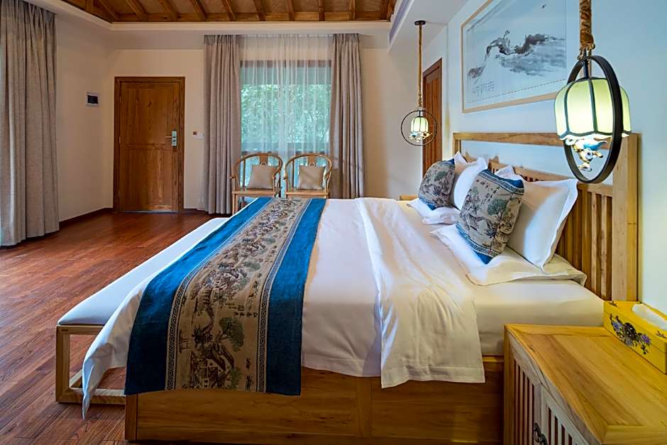 Yangshuo Ancient Garden Boutique Hotel-Free pick up from Airport or TS for 4 nights or more
