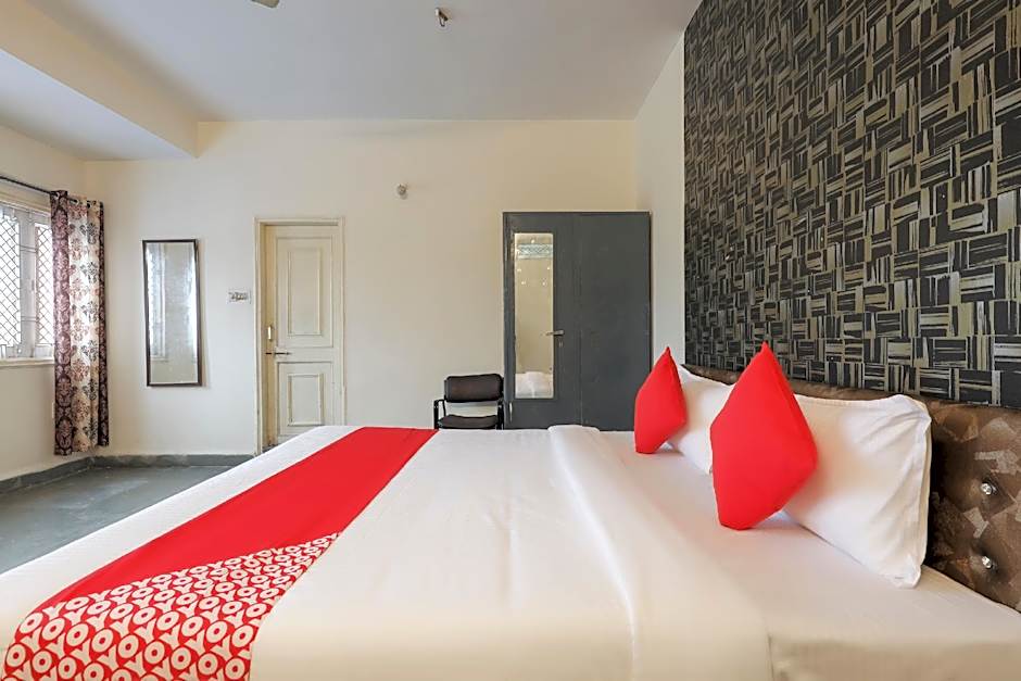 Karnawat Guest House by OYO Rooms – Indore, OH