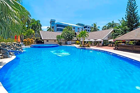 The Ritz Hotel at Garden Oases (Multiple-Use Hotel)