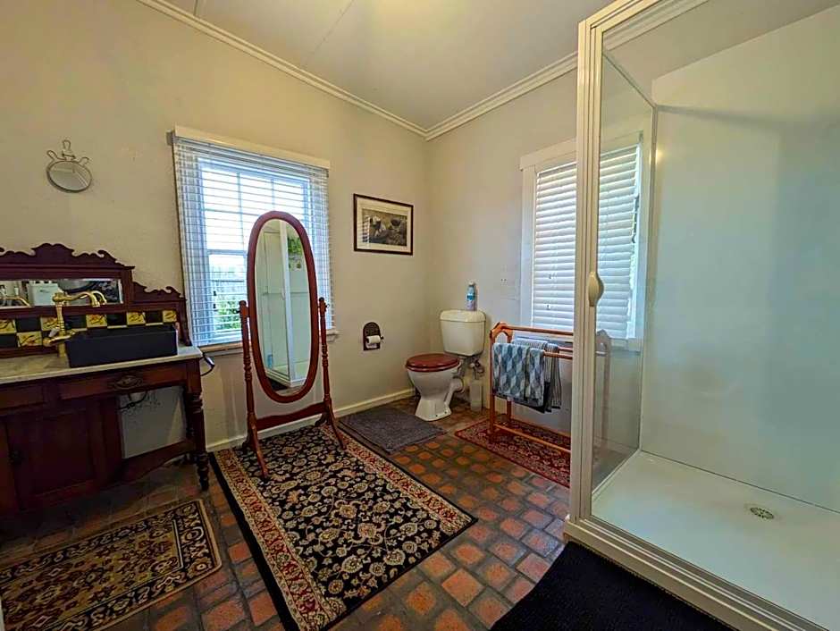 Bellamona Cottage Longford