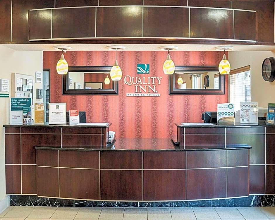 Quality Inn Brooklyn Center