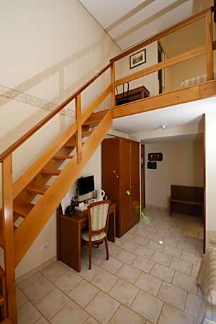 Quadruple Room - Split Level