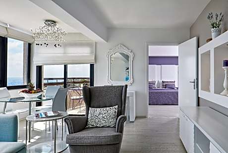One Bedroom Suite with Seaview