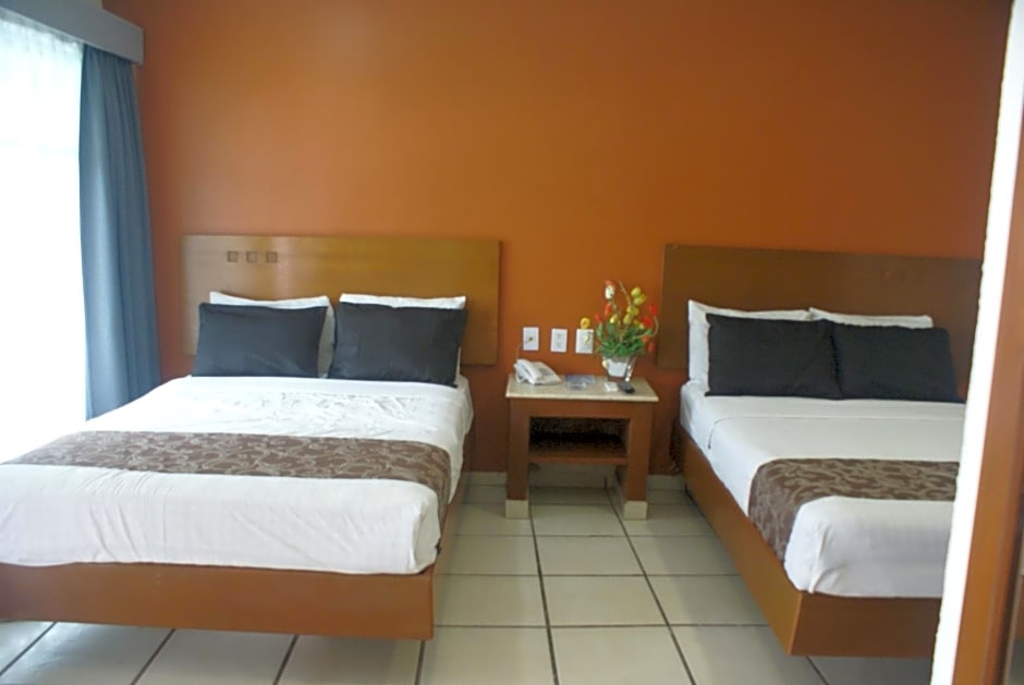 Hotel Arcos Aeropuerto