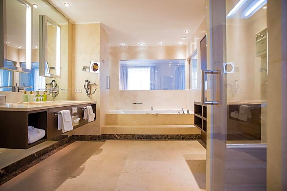 Iris Porsche Hotel & Restaurant