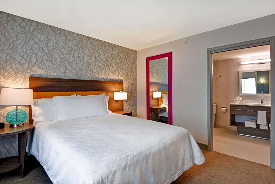 Photo 1 of 4 of 1 Queen Bed Suite, Hearing Accessible