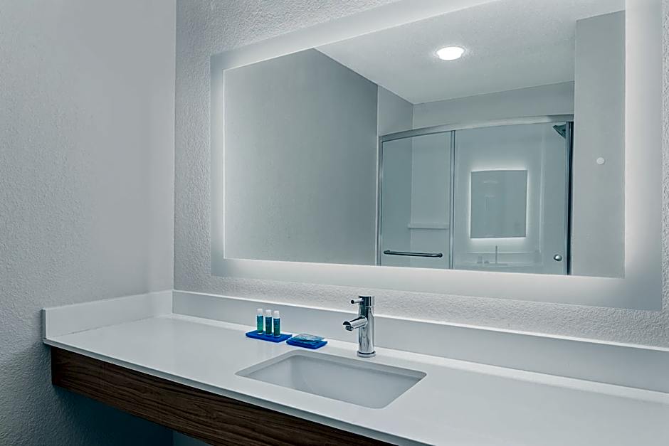 Holiday Inn Express Hotel & Suites Byron By IHG