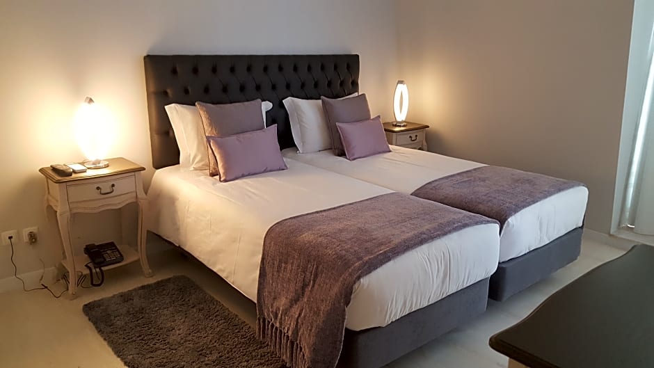 Grande Pensao Residencial Alcobia