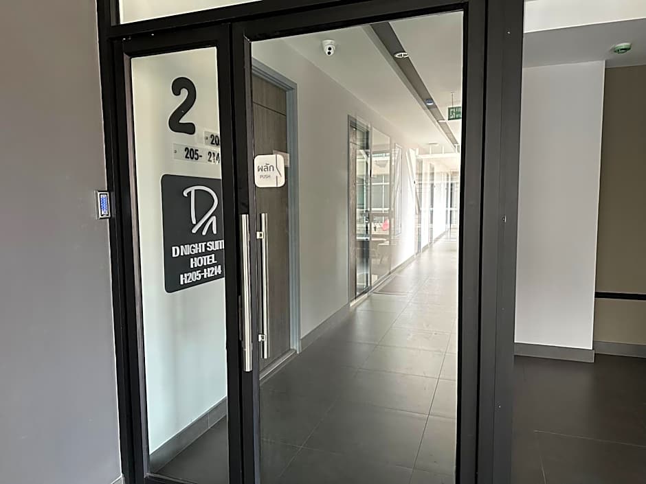 D Night Suite Hotel