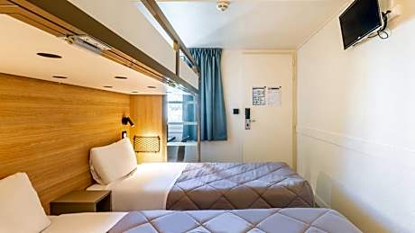 Standard Essential Twin Room with One Bunk Bed