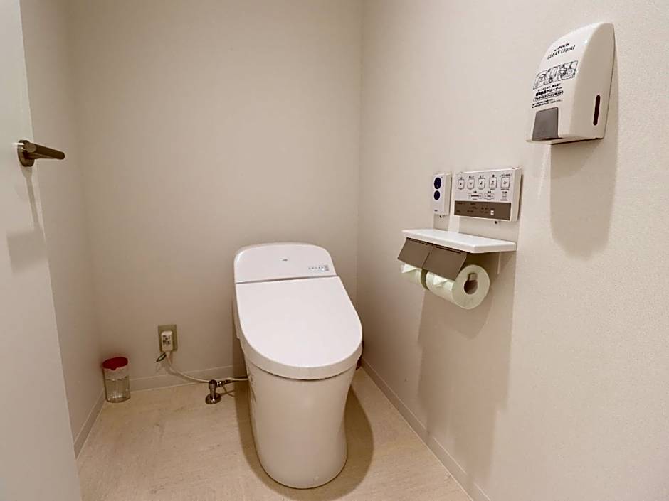 Leo Yu Capsule Hotel Nishi Funabashi