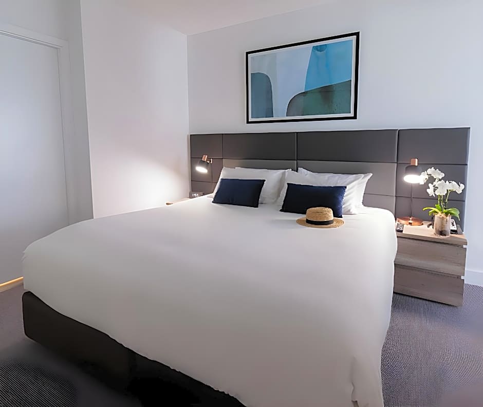 Oaks Glenelg Plaza Pier Suites