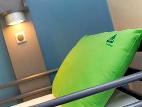 Single Private Room Shared Bathroom