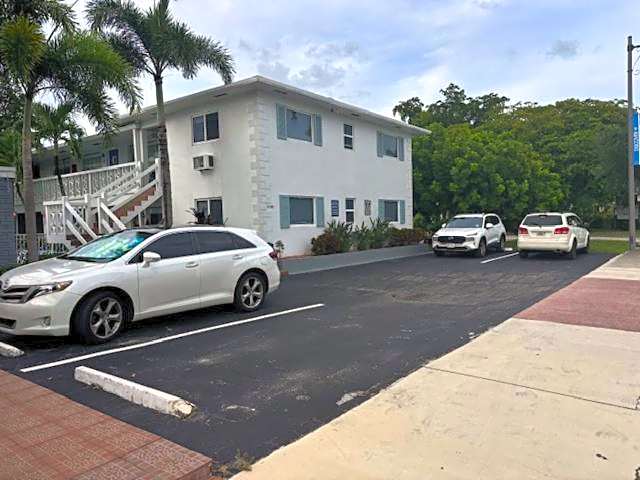 May-Dee Suites in Florida