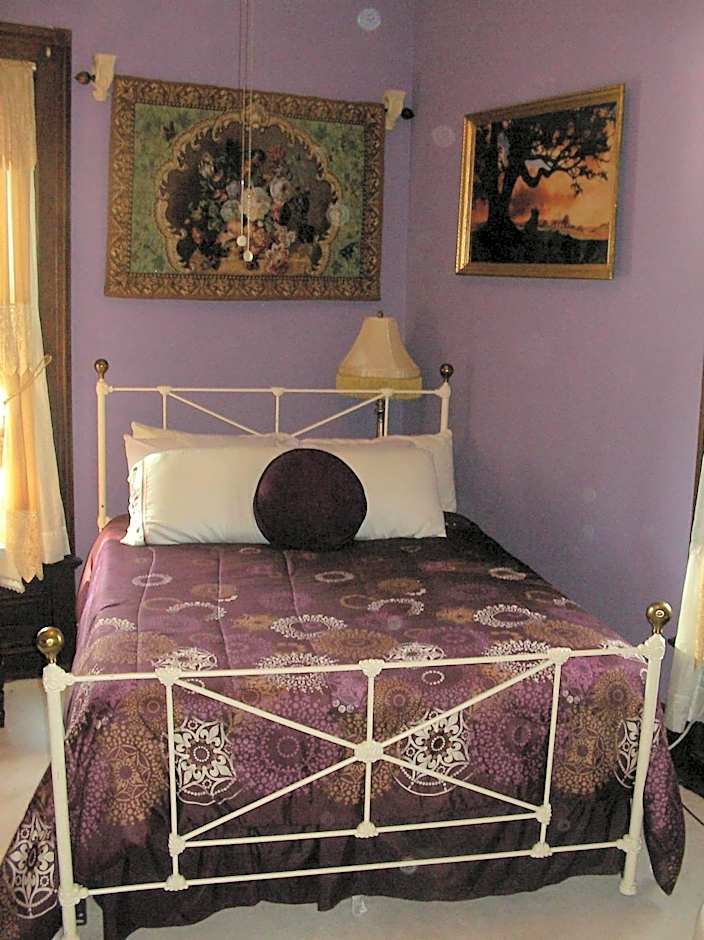 Riverview Mansion Hotel