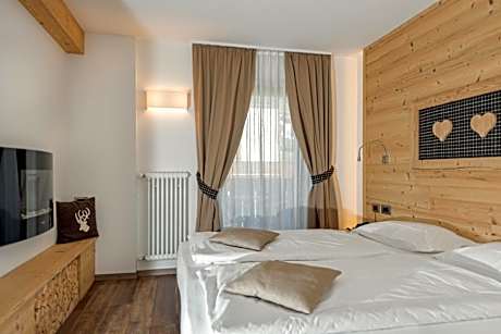 Deluxe Double or Twin Room with Balcony
