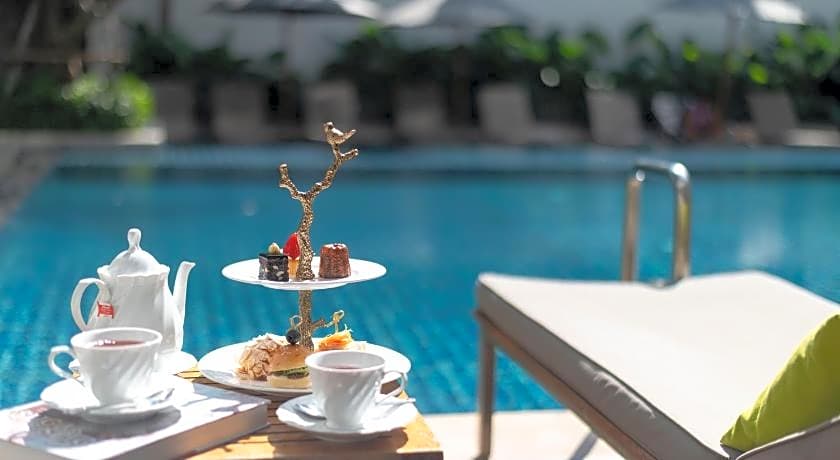 Woodlands Suites, Serviced Residences