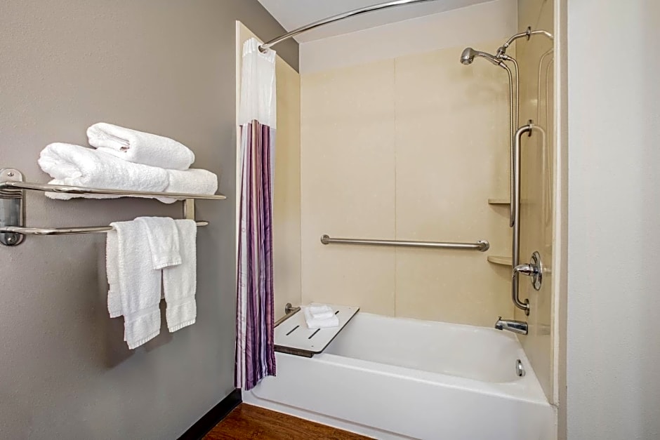 La Quinta Inn & Suites by Wyndham Mckinney
