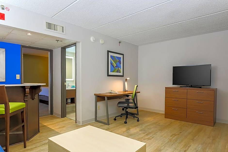 Holiday Inn Express Milwaukee - West Medical Center By IHG