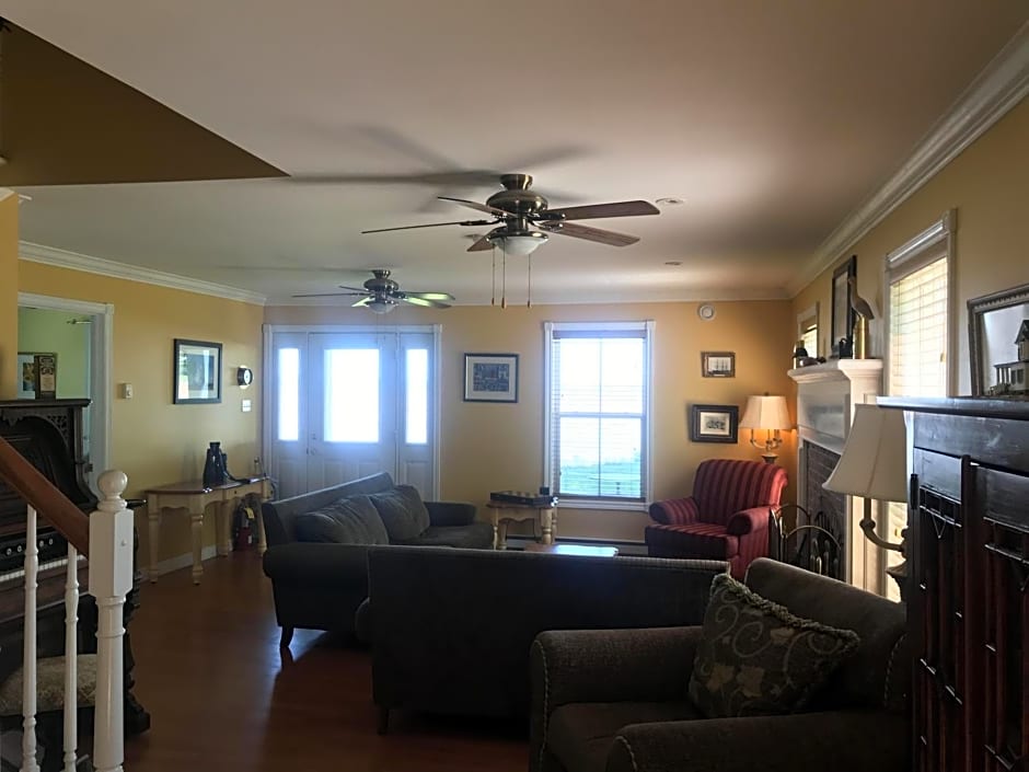 Cresthaven By the Sea