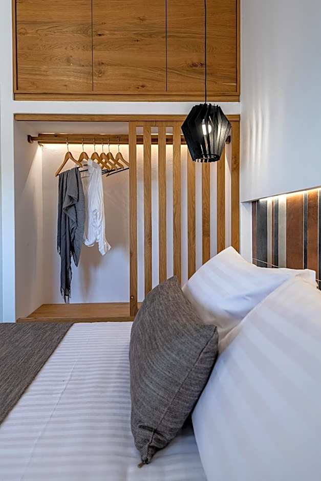 Remezzo Bayfront Suites