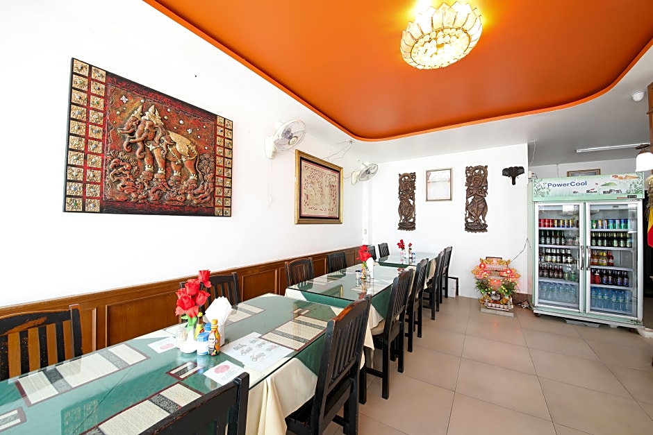 OYO 126 Patong Station House