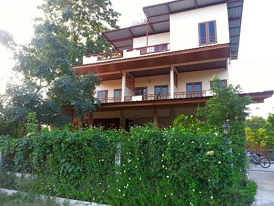 Chiangkhan See View Guest House