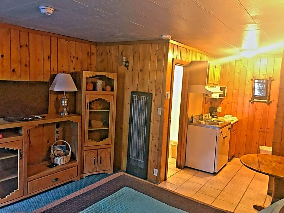 Caboose Motel & Gift Shop