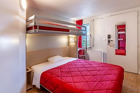Triple Room (1 double bed + 1 bunk bed)