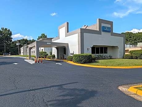 Forsythia Inn