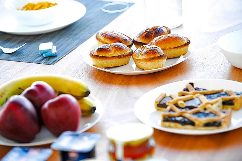 THE VIEW B&B, terrace & more