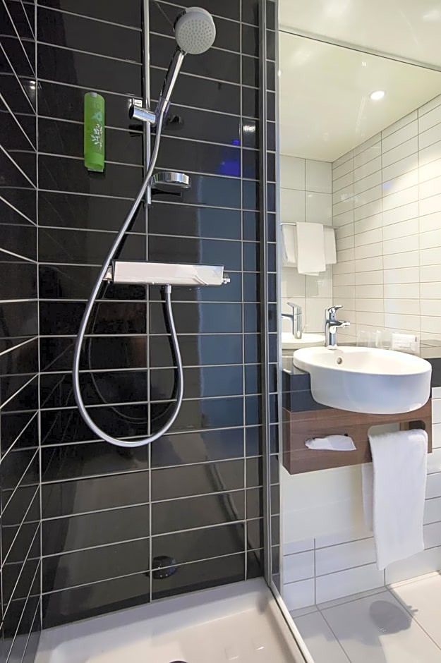 Holiday Inn Express Lille Centre by IHG