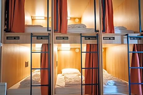 Bed in 8-Bed Mixed Dormitory Room