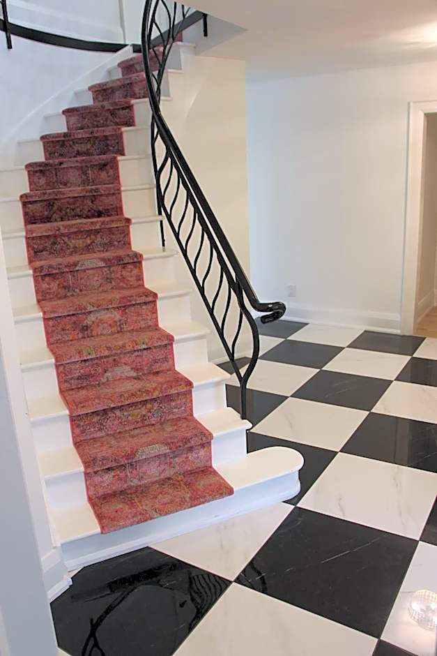 4 Guest Suite with Waterfront Views at Fancie's PEC - Suite 2