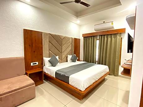 Deluxe Double Room with Balcony